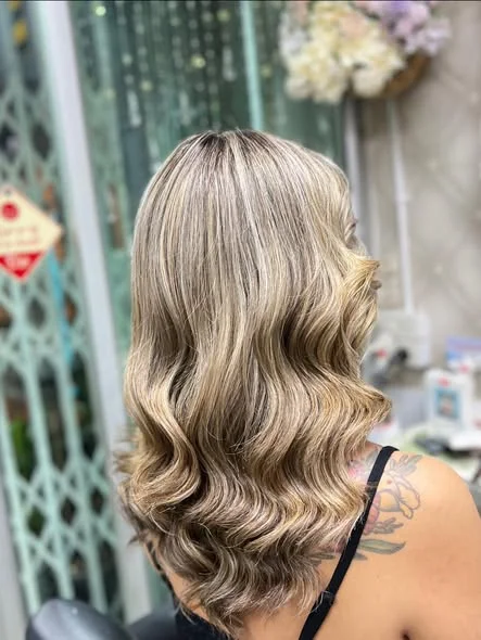 Babylights Hair Color at Oilly Hair Salon Bangkok