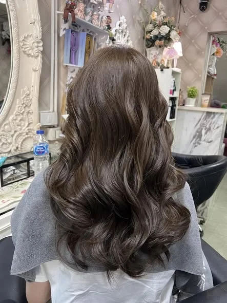 Beige Brown Hair Color at Oilly Hair Salon Bangkok