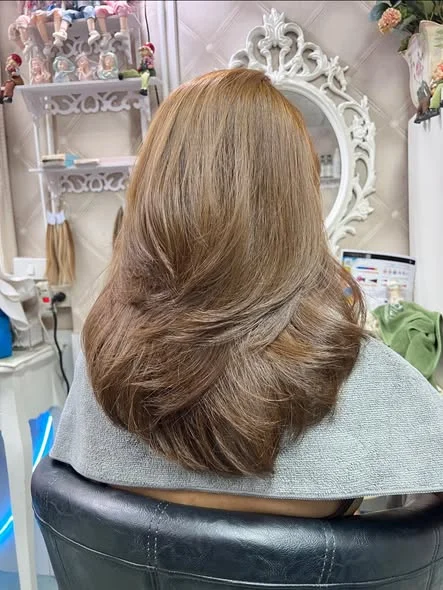 Brightening Brown Hair Color at Oilly Hair Salon Bangkok