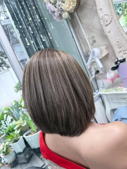 Dimensional Highlights at Oilly Hair Salon Bangkok