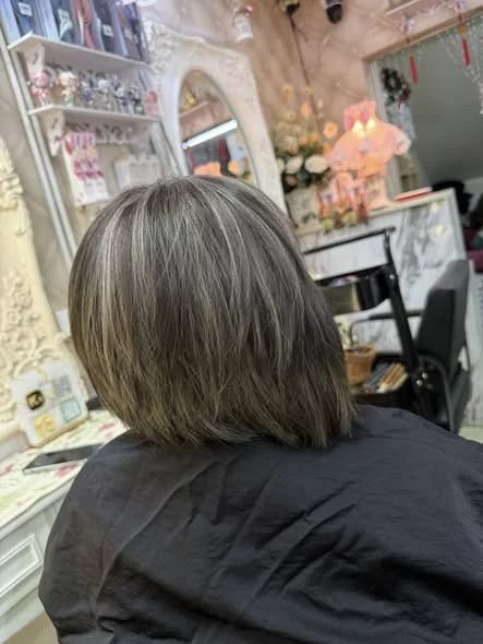 Grey Blending Highlights for Natural Grow-Out in Bangkok
