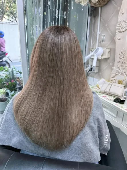 Hair Color Correction at Oilly Hair Salon Bangkok
