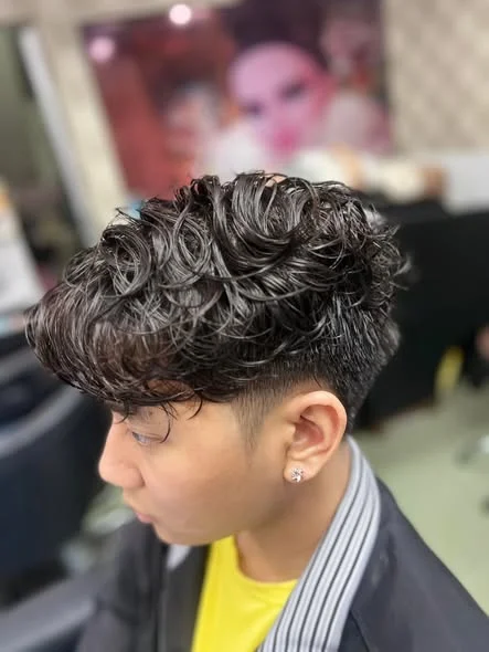 Men's Korean Style Perm at Oilly Hair Salon Bangkok