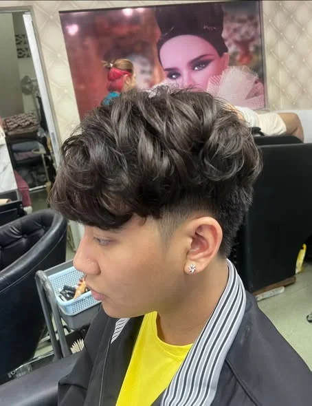 Men's Korean Style Perm at Oilly Hair Salon Bangkok