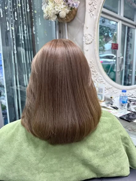 Natural Grey Blending at Oilly Hair Salon Bangkok