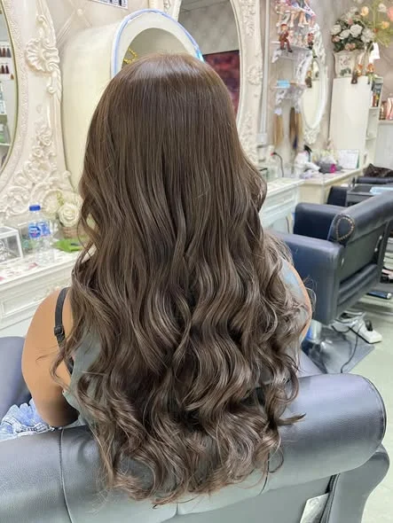 Natural Hair Color Transformation at Oilly Hair Salon Bangkok