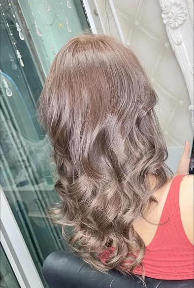 No-Bleach Ash Hair Color at Oilly Hair Salon Bangkok