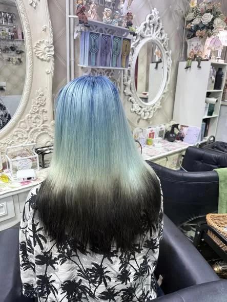 Sea Blue Dimensional Color at Oilly Hair Salon Bangkok