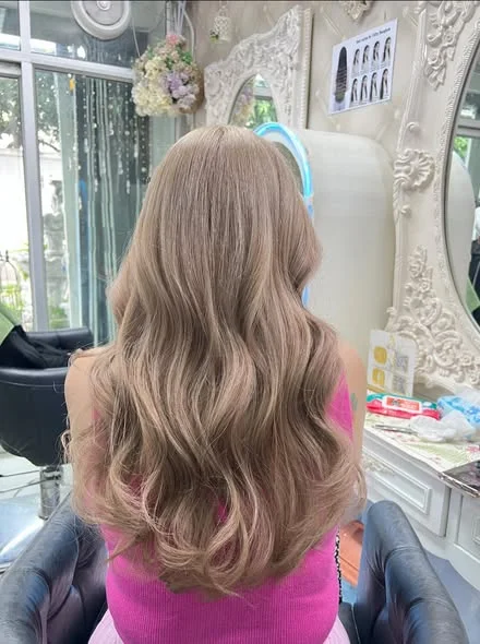 Seamless Grey Blending at Oilly Hair Salon Bangkok