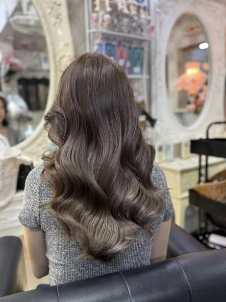 Achieving a Soft Ash Tone: Oilly Hair Salon Bangkok