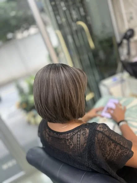 Sophisticated Hair Color Transformation at Oilly Hair Salon Bangkok