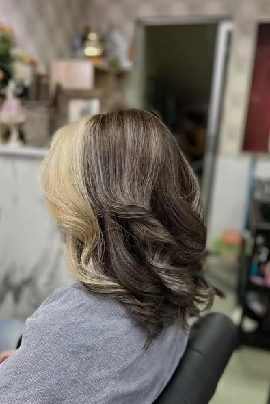 Face-Framing Highlights at Oilly Hair Salon Bangkok