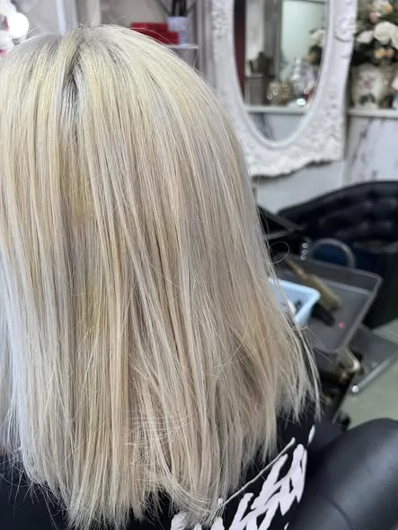 Fashion Hair Color at Oilly Hair Salon Bangkok