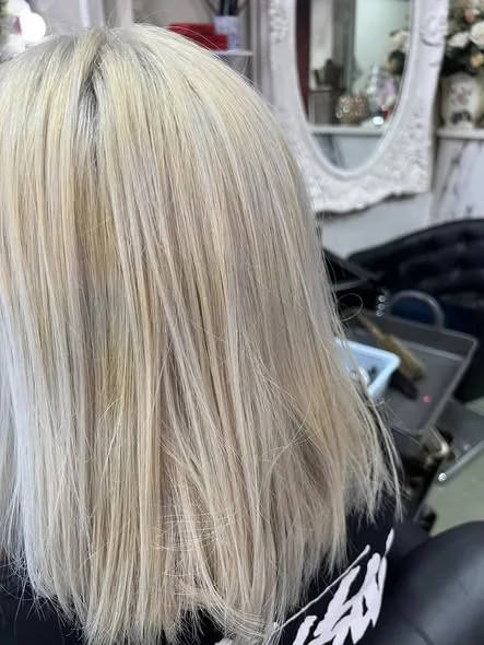 Fashion Hair Color at Oilly Hair Salon Bangkok
