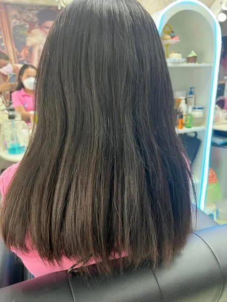 Glossy Keratin Treatment at Oilly Hair Salon