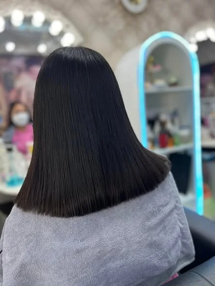 Glossy Keratin Treatment at Oilly Hair Salon