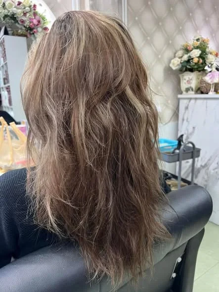 Light Ash Highlights at Oilly Hair Salon Bangkok