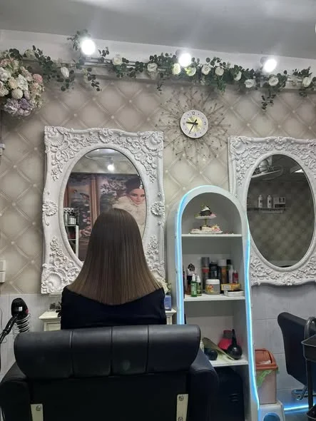 Root Touch-Up & Straightening | Oilly Hair Salon Bangkok