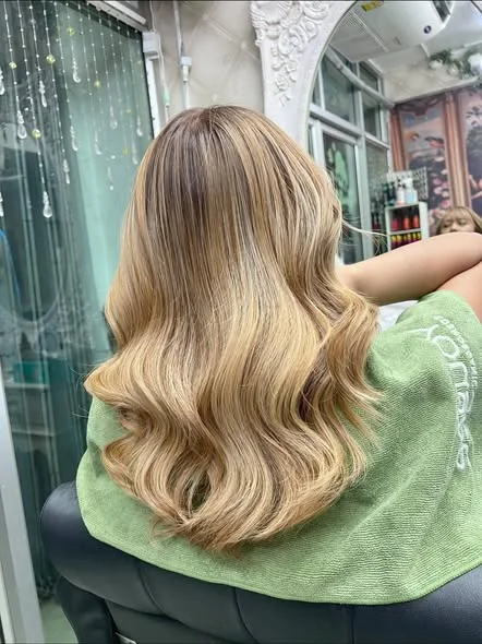 Safe Balayage for Fragile Hair | Oilly Hair Salon Bangkok
