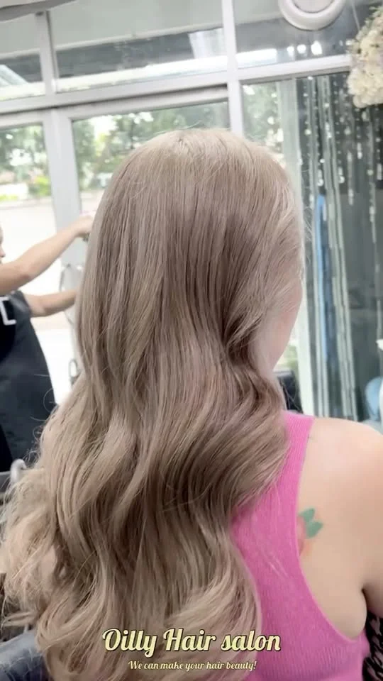 Seamless Ash Tone at Oilly Hair Salon Bangkok
