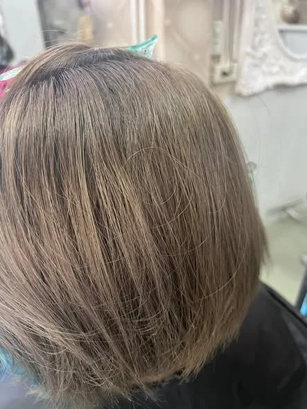 Striking Grey Hair Color at Oilly Hair Salon Bangkok