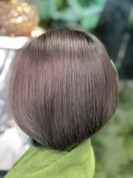 Striking Grey Hair Color at Oilly Hair Salon Bangkok