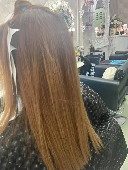 Vibrant Blue Highlights at Oilly Hair Salon Bangkok