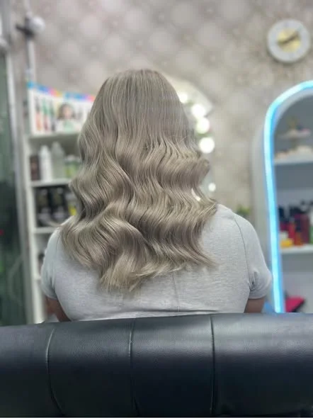 Western-Style Hair Color at Oilly Hair Salon Bangkok