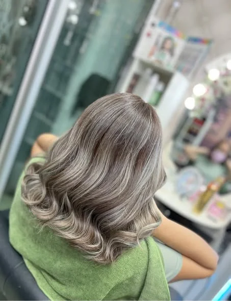 Western-Style Highlights & Full Hair Color in Bangkok