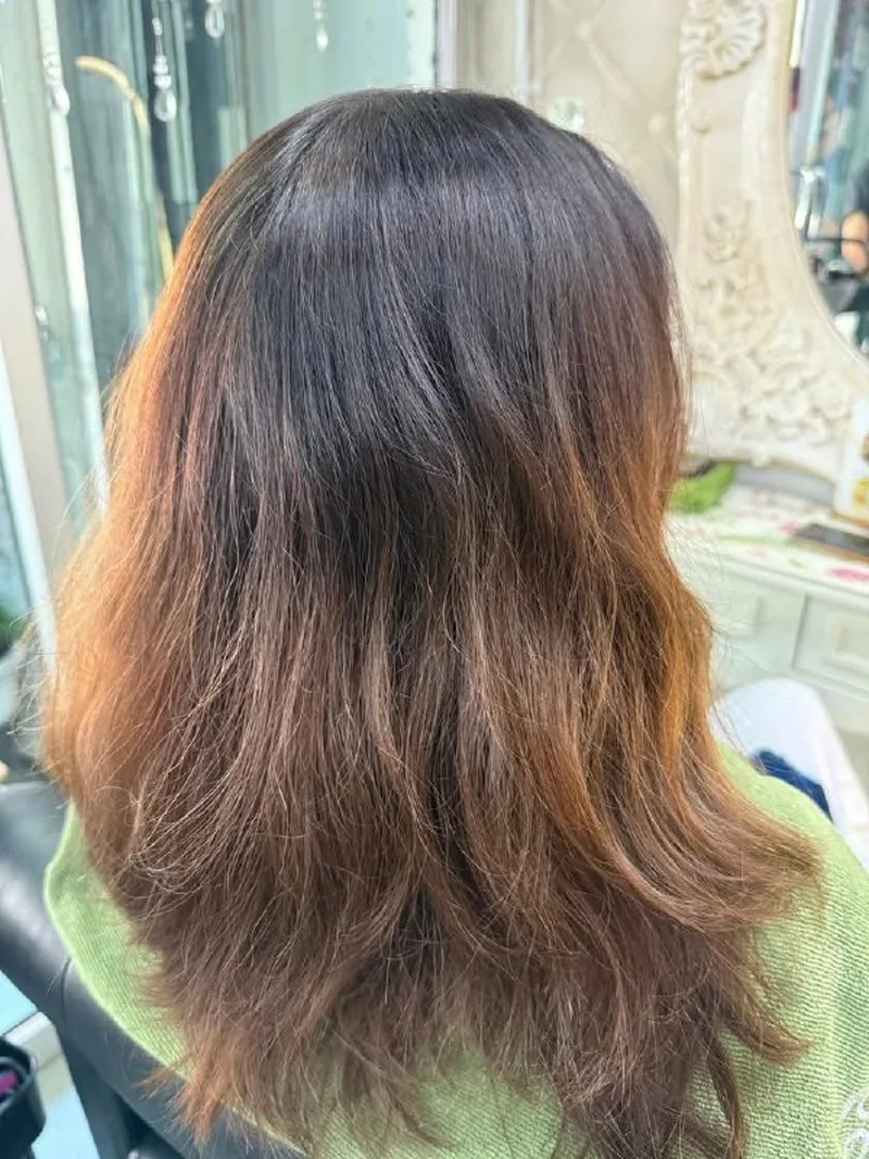 曼谷 Oilly Hair Salon 白发柔焦染前 - 白发新生根与褪色橘铜渐层