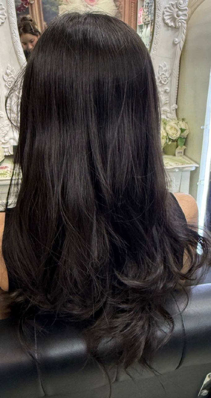ก่อนทำ Mermaid Wave Digital Perm ที่ Oilly Hair Salon Bangkok ผมยาวสีเข้มดูตรงและลีบ