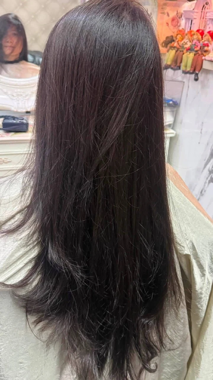 Before large S-wave digital perm at Oilly Hair Salon Bangkok, heavy long hair before layered shape and wave design