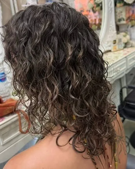 After natural S-curve cold perm for fine shoulder-length hair at Oilly Hair Salon Bangkok