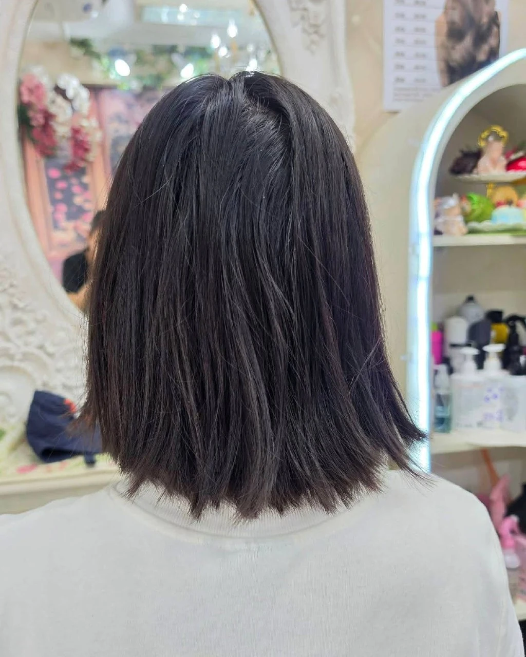 قبل البيرم الرقمي شعر كثيف ومستقيم بطول قريب من الكتفين في Oilly Hair Salon Bangkok