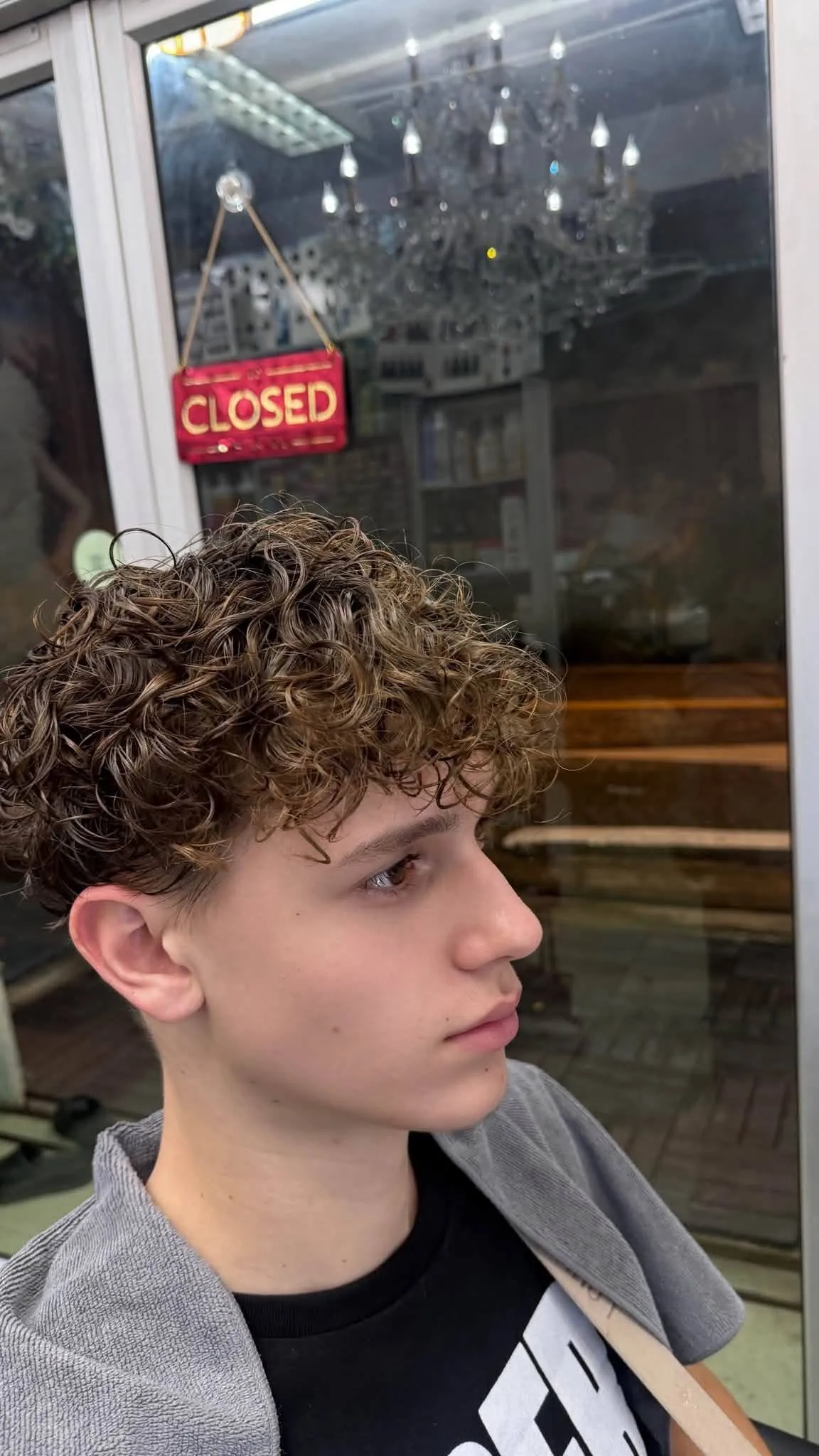 Oilly Hair Salon Bangkokのメンズ韓国風ナチュラルコールドパーマ正面仕上がり