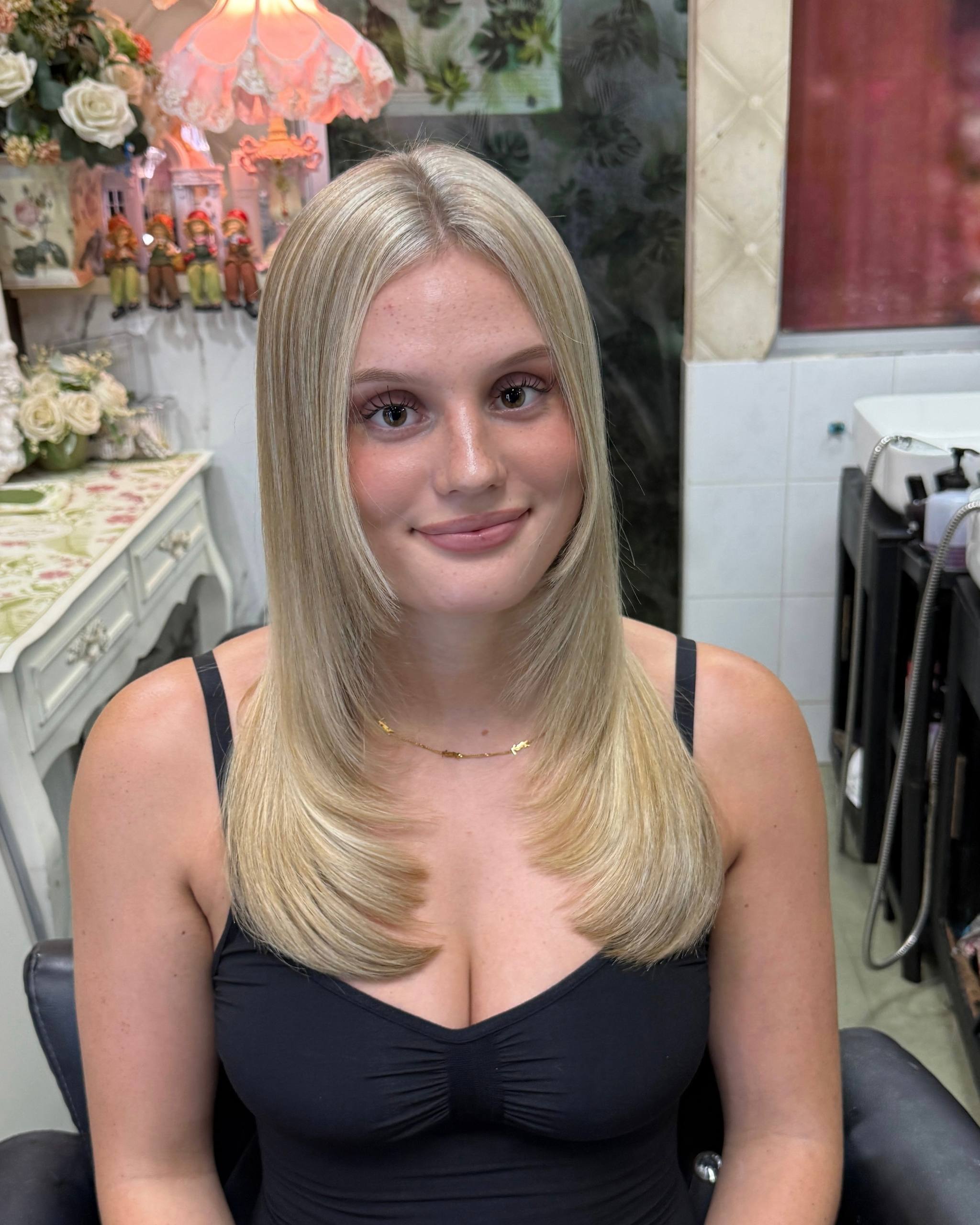 Warm Blonde Baby Highlights Without Toner in Bangkok